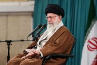 رهبر انقلاب: هر ملتی حق دارد از کشور و خاک خود در مقابل متجاوز دفاع کند