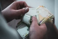 دستمزد کارگران باید ۴ بار در سال افزایش یابد