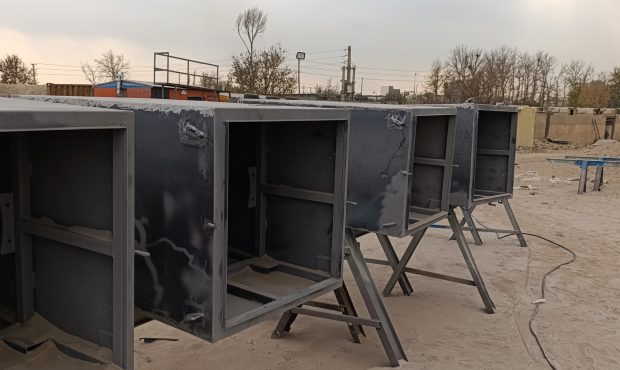 سندبلاست کاری و رنگ‌آمیزی اپوکسی روی انواع قطعات فلزی در تهران و شهرک‌های صنعتی استان تهران | اجرای صنعتی حرفه‌ای و تضمینی